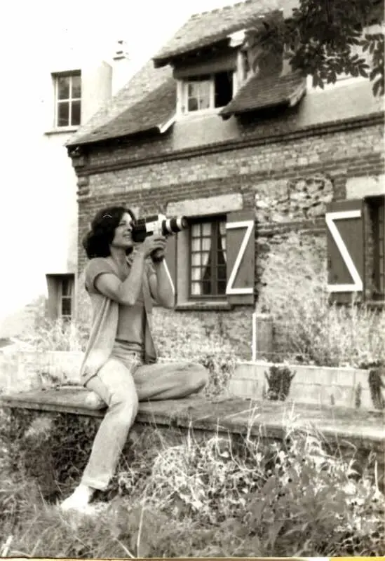 Ziba Kazemi filming with a Super 8 camera, France