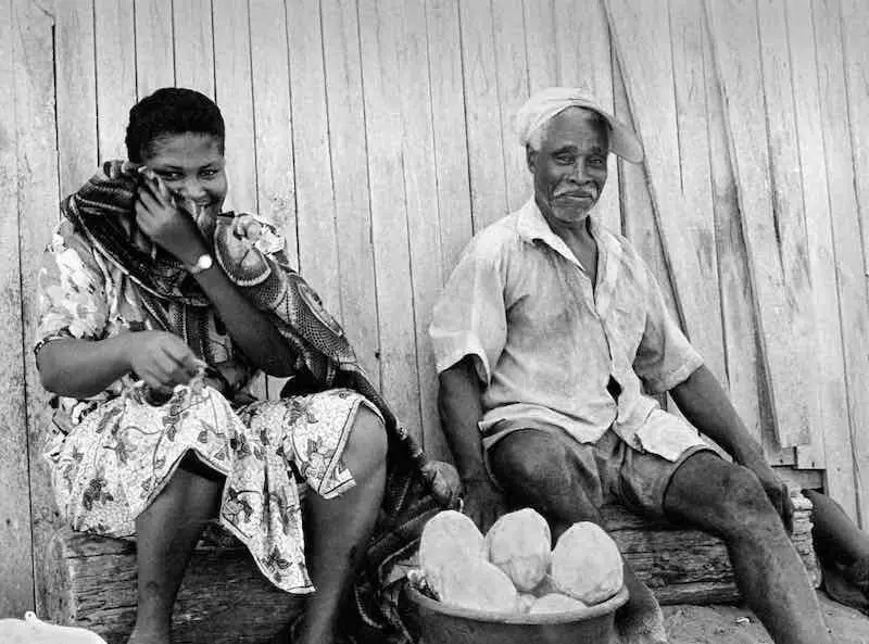 Ziba Kazemi reportage — a couple laughing